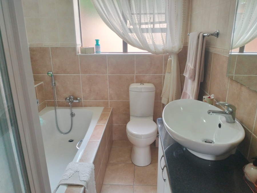 3 Bedroom Property for Sale in Reebok Western Cape